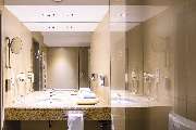 LanzCarré Hotel Mannheim, a member of Radisson Individuals - Premium Room bathroom