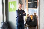 Lebensidealisten GmbH - Paartherapie & Empowerment Coachings - Eingangsbereich bei den Lebensidealisten mit Florian und Ina