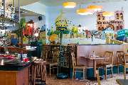 Leo's Schlemmer Café - GALLERY