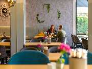 LES CRÉATEURS 
Bar - Restaurant - Garden - GALLERY