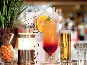 LES CRÉATEURS 
Bar - Restaurant - Garden - GALLERY