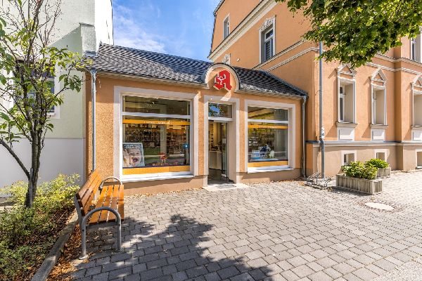 Linden-Apotheke - Aussenansicht der Linden-Apothek …