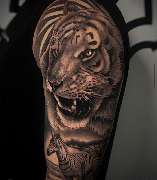 Line Tattoo & Piercing Heilbronn - 80