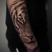 Line Tattoo & Piercing Heilbronn - 82