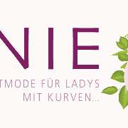 Linie 8 Brautmoden - Curvy Bride München - GALLERY