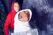 Madame Tussauds Berlin - Triff E.T. im Madame Tussauds Berlin und fliege mit ihm zum Mond.