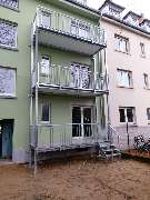 Mai Balkon-System - Stapelbalkon über 3 Etagen mit Geländer GE3 Stabfüllung