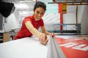 Mail Boxes Etc. - Center MBE 3000 - Das Team von Mail Boxes Etc. besteht aus engagierten und erfahrenen Experten, die sich darauf konzentrieren, Ihnen den bestmöglichen Service zu bieten. Wir sind stolz darauf, ein professionelles und freundliches Team zu