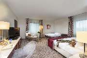 Maritim Hotel Bonn - Das Comfort Familienzimmer im Maritim Hotel Bonn bietet reichlich Platz für Familien und eine gemütliche Atmosphäre. Perfekt für einen entspannten Urlaub mit viel Komfort.