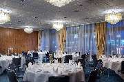 Maritim Hotel Darmstadt - Saal Timmendorf im Maritim Hotel Darmstadt: Festlich gedeckte Tische, perfekt für Hochzeitsfeiern, Geburtstage und Jubiläen. Elegantes Ambiente für unvergessliche Momente.