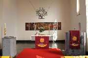 Markuskirche - Evangelische Lydia-Gemeinde Herzogenrath - Der Altarraum der Markuskirche mit Schöpfungsbild.
