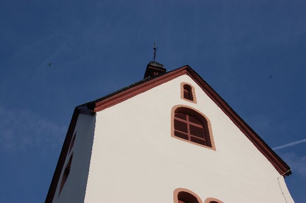 Martinskirche Bärstadt - Evangelische Kirchengemei …