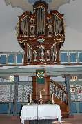 Martinskirche Bärstadt - Evangelische Kirchengemeinde Bärstadt - Evangelische Martinskirche Bärstadt - Orgel und Altarraum