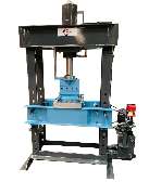 Maschinen Härtel GmbH & Co. KG - Werkstattpresse Innovation, mit Biegewerkzeug. Ausführung Hand, Motor, Motor-Hand, Presskraft von 30 to bis 125 to,