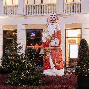 McArthurGlen Designer Outlet Neumünster - Tagesausflug in Schleswig Holstein. Shoppingausflug in das Designer Outlet Neumünster. Designer Marken zu Outlet Preisen; Weihnachtsgeschenke shoppen, festliche Atmosphäre, Weihnachtszeit, Schokolade & Pralinen, L