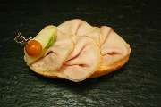 Metzgerei Denzel - Metzgerei Denzel, Singen, Halbes Brötchen mit kaltem Braten