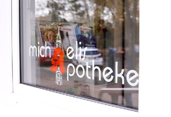 Michaelis-Apotheke - Aussenansicht der Michaelis-A …