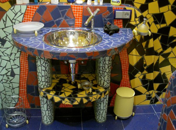 Minerva UG - Waschtisch n. Hundertwasser