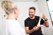 Mittelpunkt Mensch - Praxis für Krankengymnastik, Ergotherapie & Logopädie - Mittelpunkt Mensch - Praxis für Krankengymnastik, Ergotherapie & Logopädie