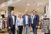 Modehaus Kurt Wienberg GmbH - Familie Wienberg begrüßt Sie herzlich in ihrem Modehaus in Lamstedt