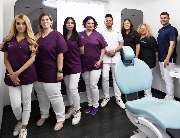 Moderne Zahngesundheit Kaarst - Zahnarzt Dr. Zarkesh - Zahnarztpraxis Moderne Zahngesundheit Kaarst - Praxisteam