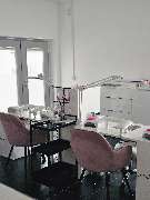 MOÈ Nails & Beauty - MOÈ Nails & Beauty Professionell eingerichteter Nageltisch in Augsburg für exzellente Nagelpflege.