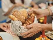 Morgengold Frühstücksdienste Ansbach - Morgengold bringt frische Brötchen direkt an die Haustür – in zahlreichen Städten und Regionen in Deutschland und Österreich. Ob werktags, an Sonntagen oder an Feiertagen, unser zuverlässiger Brötchenlieferservice so