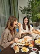 Morgengold Frühstücksdienste Kassel - Morgengold bringt frische Brötchen direkt an die Haustür – in zahlreichen Städten und Regionen in Deutschland und Österreich. Ob werktags, an Sonntagen oder an Feiertagen, unser zuverlässiger Brötchenlieferservice sor