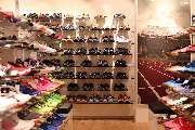 MUECKE. Outlet München - MUECKE in München im daseinstein Einkaufszentrum Sportschuhe und Wanderschuhe