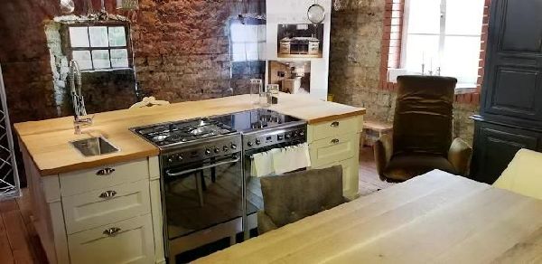 Münz-Massiv-Möbel - GALLERY