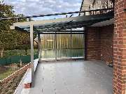 Multiraumzentrum Berlin - Brandenburg Inhaber: Dag Iske - ein Schilling - Terrassendach, die Multiraumverglasung, der Sonnenschutz und unsere Montage erschaffen hier die Terrassenoase