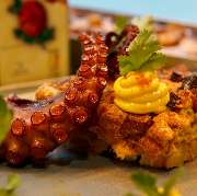muluru Museum Lunchroom - Kartoffel-Chorizzotortilla & Pulpo