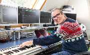 Musiktrainer Erchinger, Klavier-, Gitarren-, Schlagzeug- und Gesangsunterricht - GALLERY