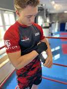 Nader's Gym e. V. - Motiviertes Vorbereitungstraining im Naders Gym mit Fokus auf Disziplin und Leistungssteigerung.