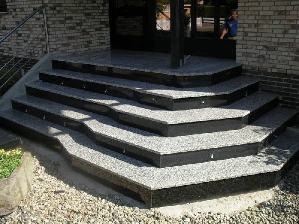 Naturstein-Fabrik GbR - Treppen aus Naturstein