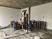 Nolte Grundbau GmbH - Nachgründung im Bestand an der Uni Oldenburg
Mittels Kellerbohrgerät wurden hier GEWI-Pfähle innerhalb des Gebäudes sauber realisiert.