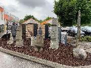 OBI Markt München-Trudering - Steinfiguren