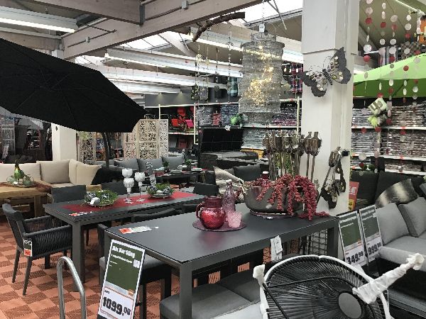 OBI Markt Pressath - Gartenmöbelausstellung