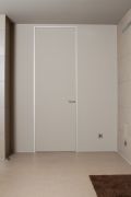 Flächenbündige Türen von Tre Più, Showroom Okifree Raumsysteme