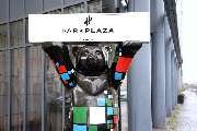Park Plaza Berlin - Exterior bear statue