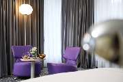 Park Plaza Berlin - Junior Suite sitting area