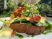 Patta Restaurant & Café - Egg Benedict Bacon