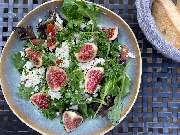 Patta Restaurant & Café - Salat der Saison mit Feigen, Feta und Himbeer Dressing