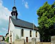 Paulskirche Elsheim - Evangelische Kirchengemeinde Stadecken-Elsheim - Die Kirche stammt aus dem 18. Jahrhundert und besitzt eine wunderbare einmanualige Orgel.