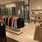 Peek&Cloppenburg Outlet Obernstraße - Bereich Damen Mode / Blazer des Marken Outlet Store in Bremen von Peek&Cloppenburg Hamburg