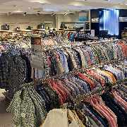 Peek&Cloppenburg Outlet Obernstraße - Bereich Hemden des Marken Outlet Store in Bremen von Peek&Cloppenburg Hamburg