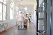 Physikalische Medizin, Frührehabilitation, Geriatrie - Schwabing | München Klinik - Gang Haus 6