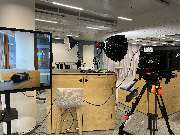 pietschpictures - Professionelles Filmsetup in moderner Umgebung – optimale Vorbereitung für hochwertige Interview- oder Imagefilmproduktionen.