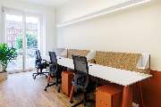 POHA Office Aachen Theaterplatz - Desks for coworking at POHA Office
