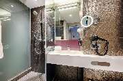 Premier Inn Berlin Alexanderplatz Hotel - Premier Inn Berlin Alexanderplatz hotel  bathroom